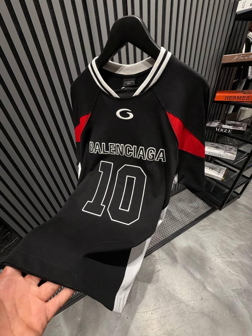 BALENCIAGA